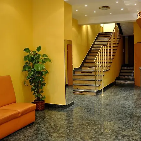 Ratuszowy Хостел *